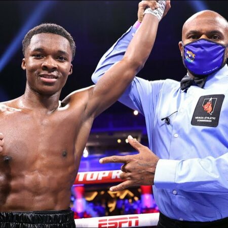 Абдулла Мейсон делится прогнозом на бой Шакура Стивенсона против Флойда Шофилда