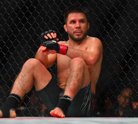 Деметриус Джонсон был «задушен» легендой боевых искусств, и бывший чемпион UFC «отомстил» за поражение сабмишеном