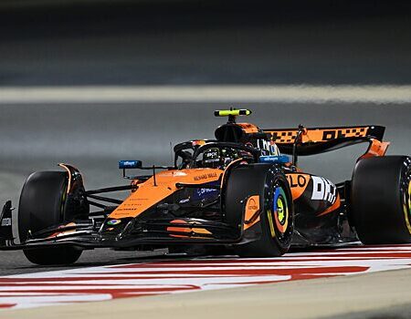 Тесты Формулы 1: Льюис Хэмилтон лидирует во второй день в Бахрейне