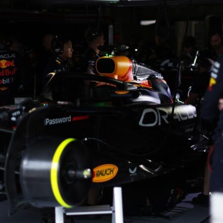 Перебои с электричеством остановили тесты Формулы-1 в Бахрейне в первый день