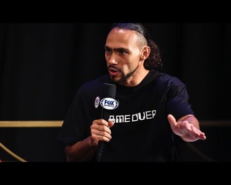 Кит Турман сравнил Брока Джарвиса с "картонной коробкой на колесах" на дерзкой пресс-конференции