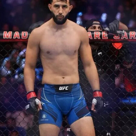 Доминик Рейес: Путь от звезды студенческого футбола к претенденту на титул UFC