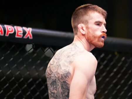 Кори Сэндхаген ищет путь к титульному бою через бренд-менеджера