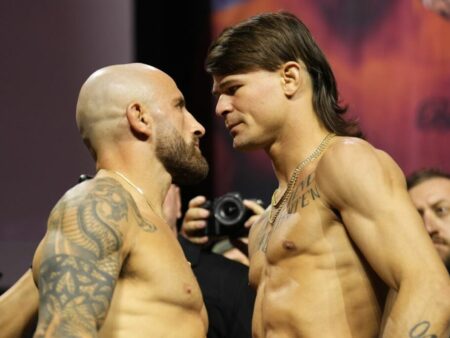 Тренер Адесаньи призывает его следовать примеру Волкановски после позитивных разговоров о возвращении в UFC