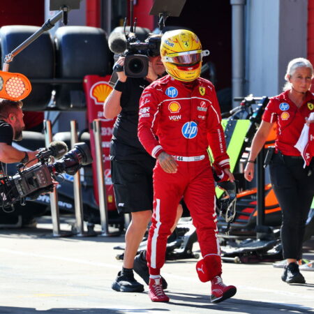 Гран-при Имолы: Контрастные Настроения Хэмилтона и Леклера в Ferrari