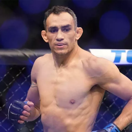 Дилон Дэнис ответил Тони Фергюсону на намек о возможном бое после отмены турнира GFL