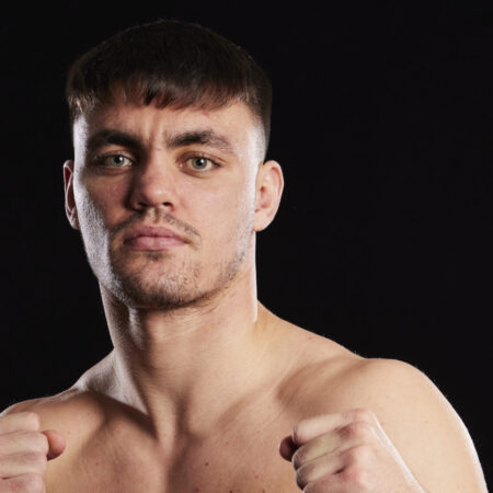 Марк Дикинсон: Как Семейные Связи Ведут к Победам в Боксе