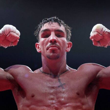 Майкл Конлан Нокаутировал Джека Бейтсона в Четвертом Раунде