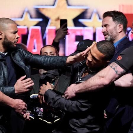 Крис Юбэнк-младший обрушил дерзкие обвинения на пресс-конференции реванша с Конором Бенном