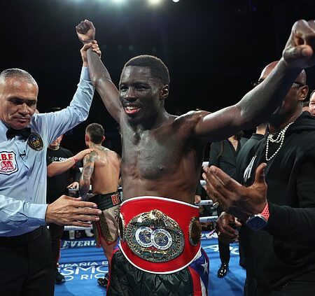 Ричард Комми нацелен на бои с Джорджем Камбососом-младшим и Дэнни Гарсией