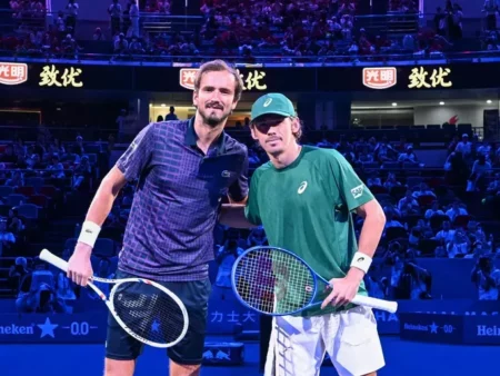 Алекс Де Минаур и Даниил Медведев сразятся в четвертьфинале Masters в Шанхае