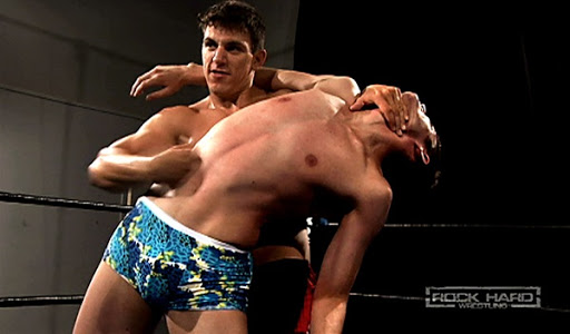 Джимми Сейнс Остановил Троя Коулмана в Четырех Раундах