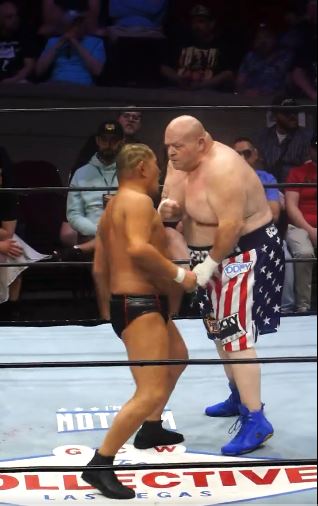 Батербин нокаутировал профессионального рестлера за 29 секунд после отмены «неконкурентного» боя с легендой UFC