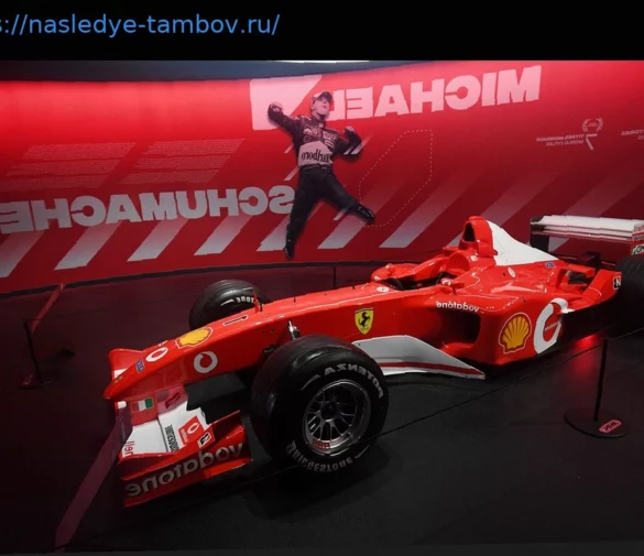 Внутри нового музея автоспорта в Ле-Мане